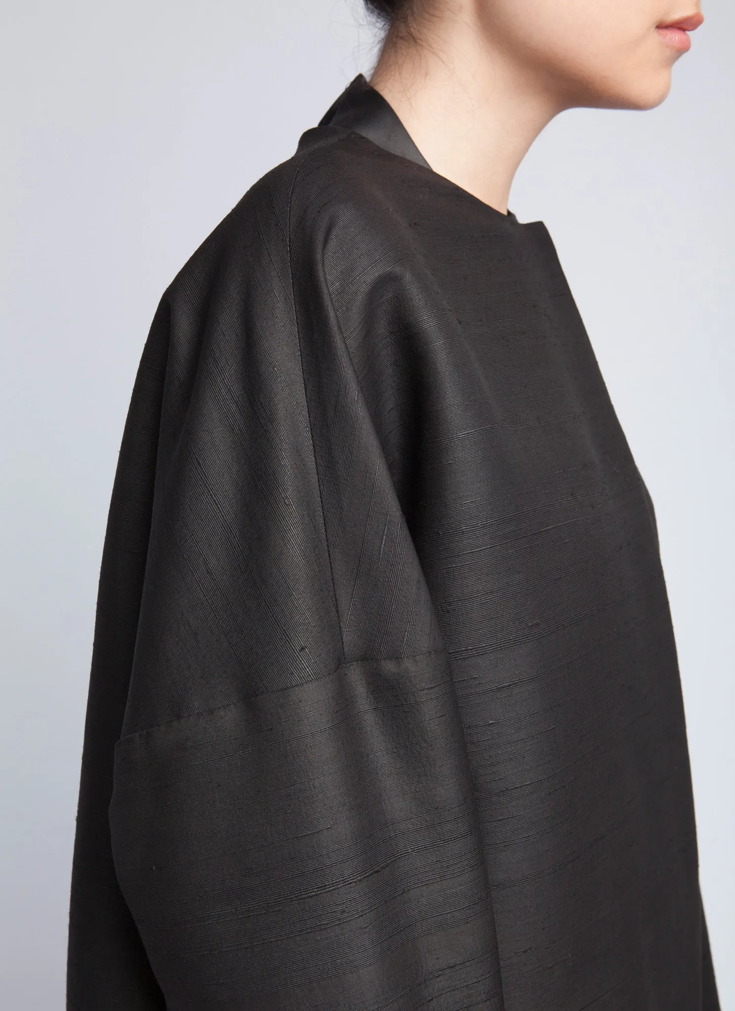 Mosaic Dropped Sleeve Mollis Black Silk Jacket